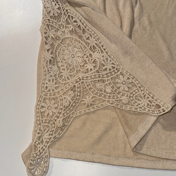 Paper Tee Tan Long Sleeve Top with Lace Crochet Sides‎ - Picture 4 of 4